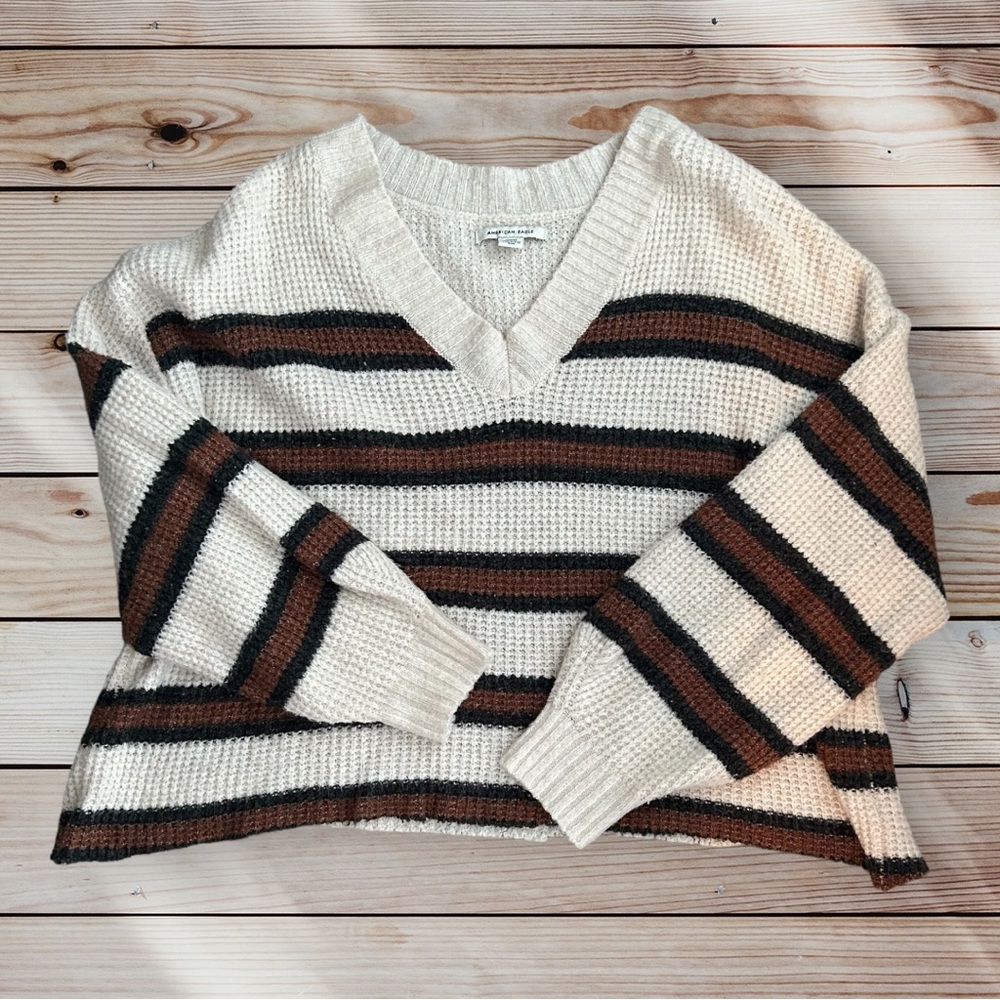 AMERICAN EAGLE Women’s Cropped Vintage Varsity Sweater in Cream/Navy/Maroon